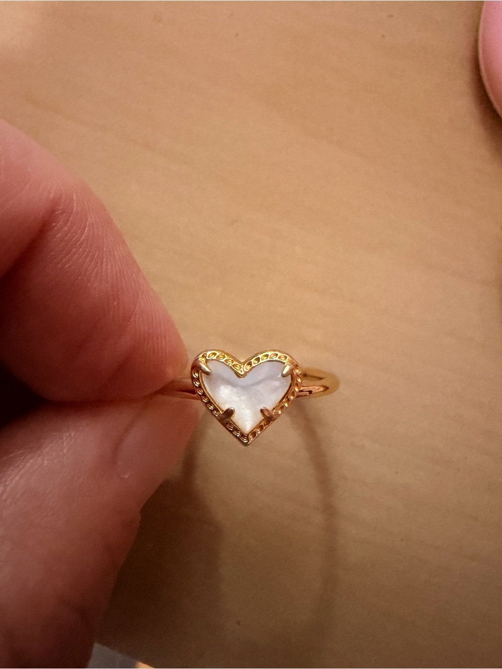 Kendra Scott gold heart ring with mother of pearl stone size 9